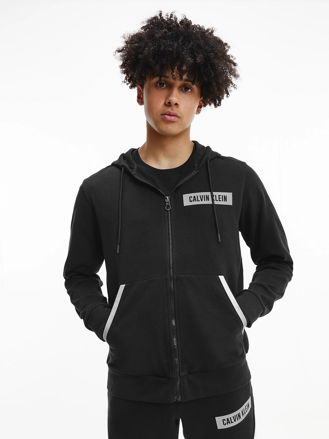 Худи и свитшоты Calvin Klein модель 00GMS1J422-007 Худи и свитшоты Calvin Klein модель 00GMS1J422-007 Фото