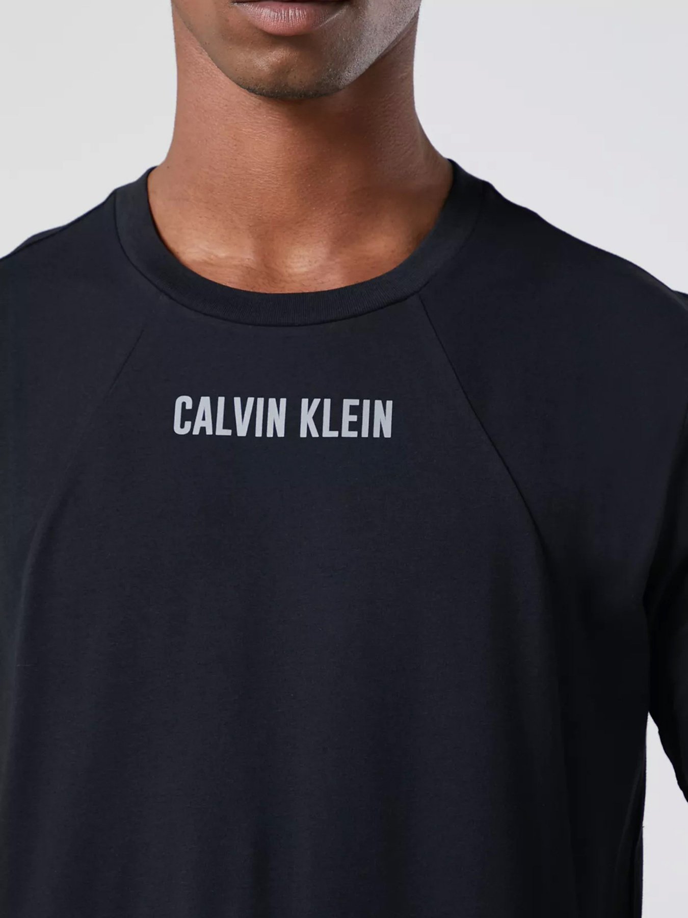 Футболки і поло Calvin Klein модель 00GMS1K136-007 Футболки і поло Calvin Klein модель 00GMS1K136-007 Фото