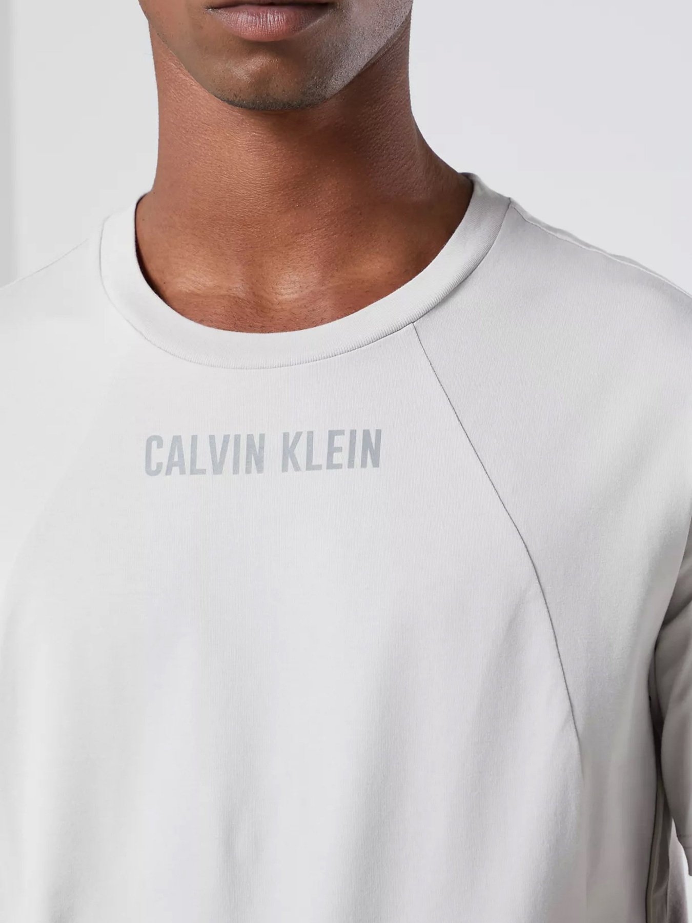 Футболки і поло Calvin Klein модель 00GMS1K136-082 Футболки і поло Calvin Klein модель 00GMS1K136-082 Фото