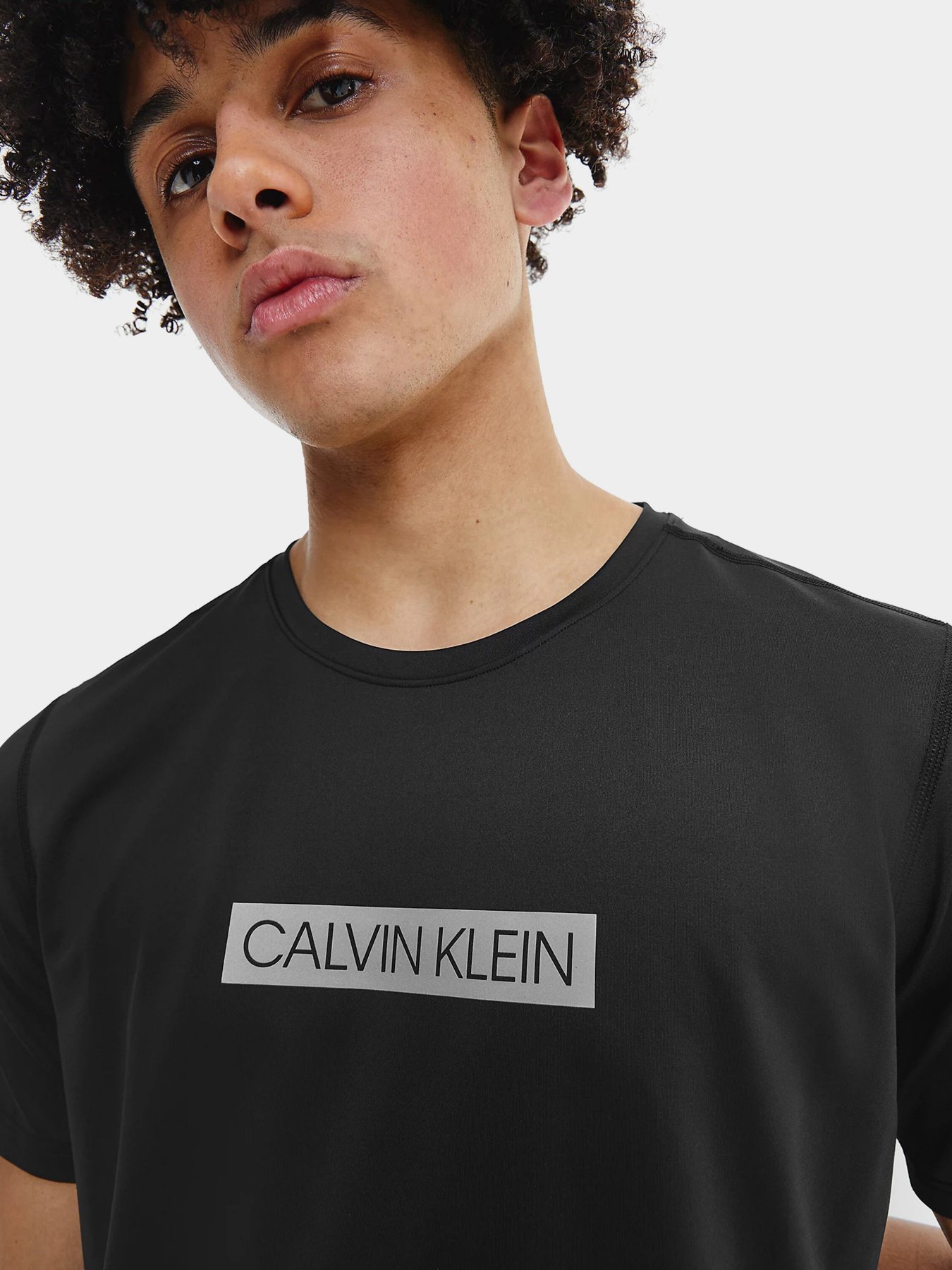 Футболки і поло Calvin Klein модель 00GMS1K137-007 Фото