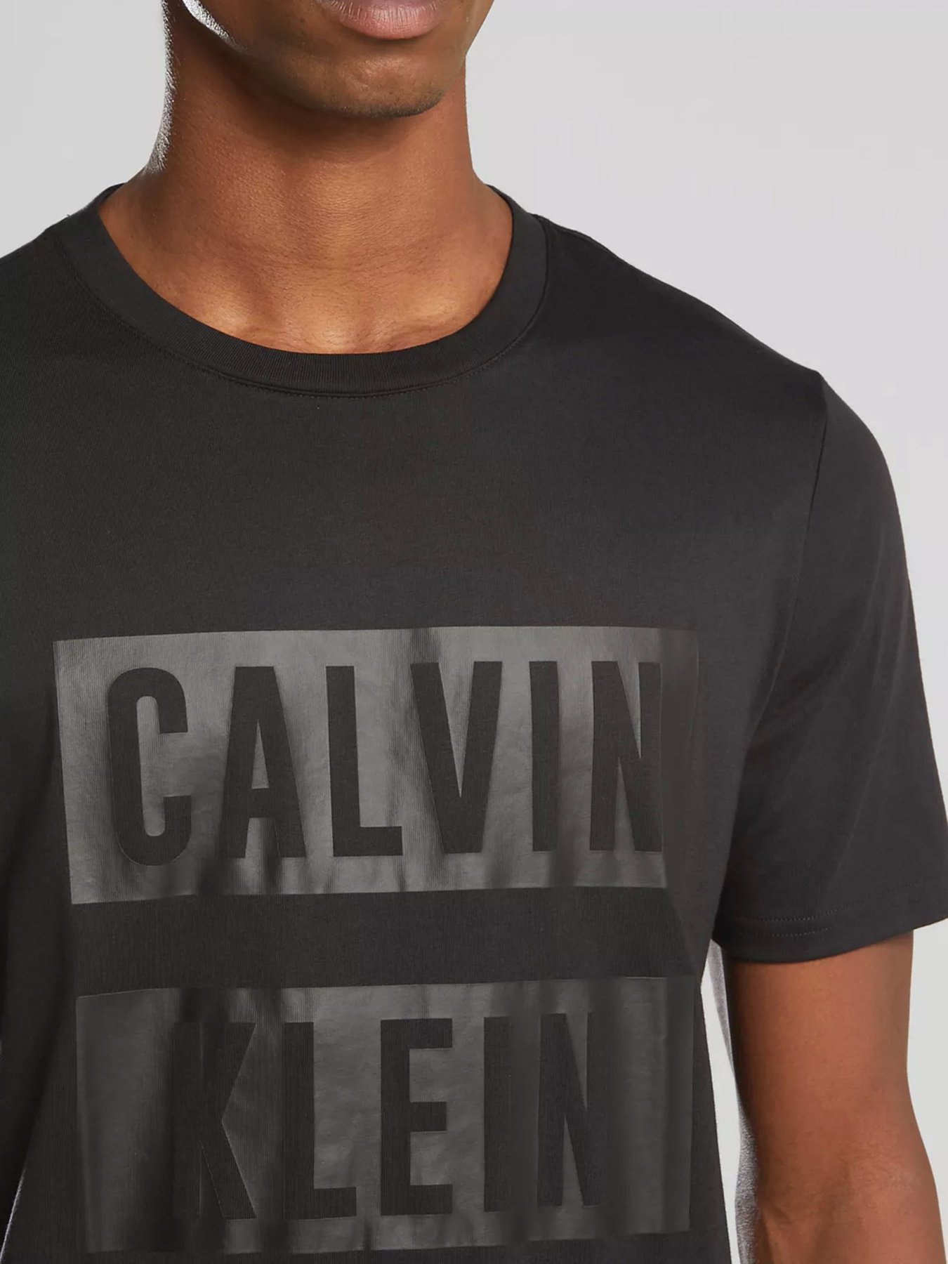 Футболки і поло Calvin Klein модель 00GMS1K140-007 Футболки і поло Calvin Klein модель 00GMS1K140-007 Фото