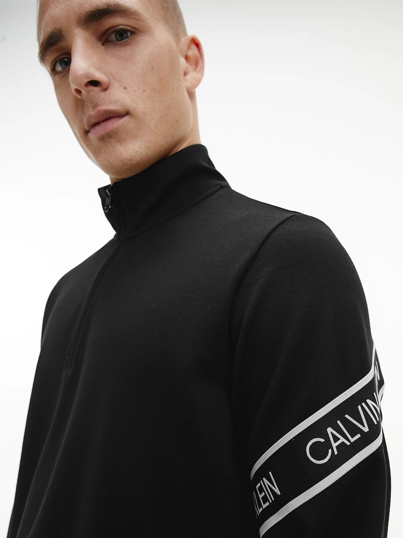 Свитры и кардиганы Calvin Klein модель 00GMS1W332-007 Свитры и кардиганы Calvin Klein модель 00GMS1W332-007 Фото