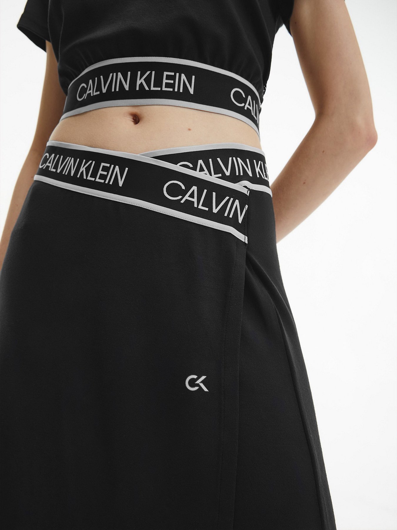 Спідниці Calvin Klein модель 00GWS1T958-007 Спідниці Calvin Klein модель 00GWS1T958-007 Фото
