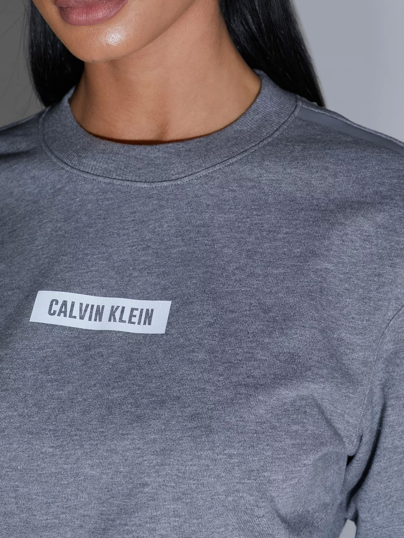 Худі та світшоти Calvin Klein модель 00GWS1W302-077 Худі та світшоти Calvin Klein модель 00GWS1W302-077 Фото