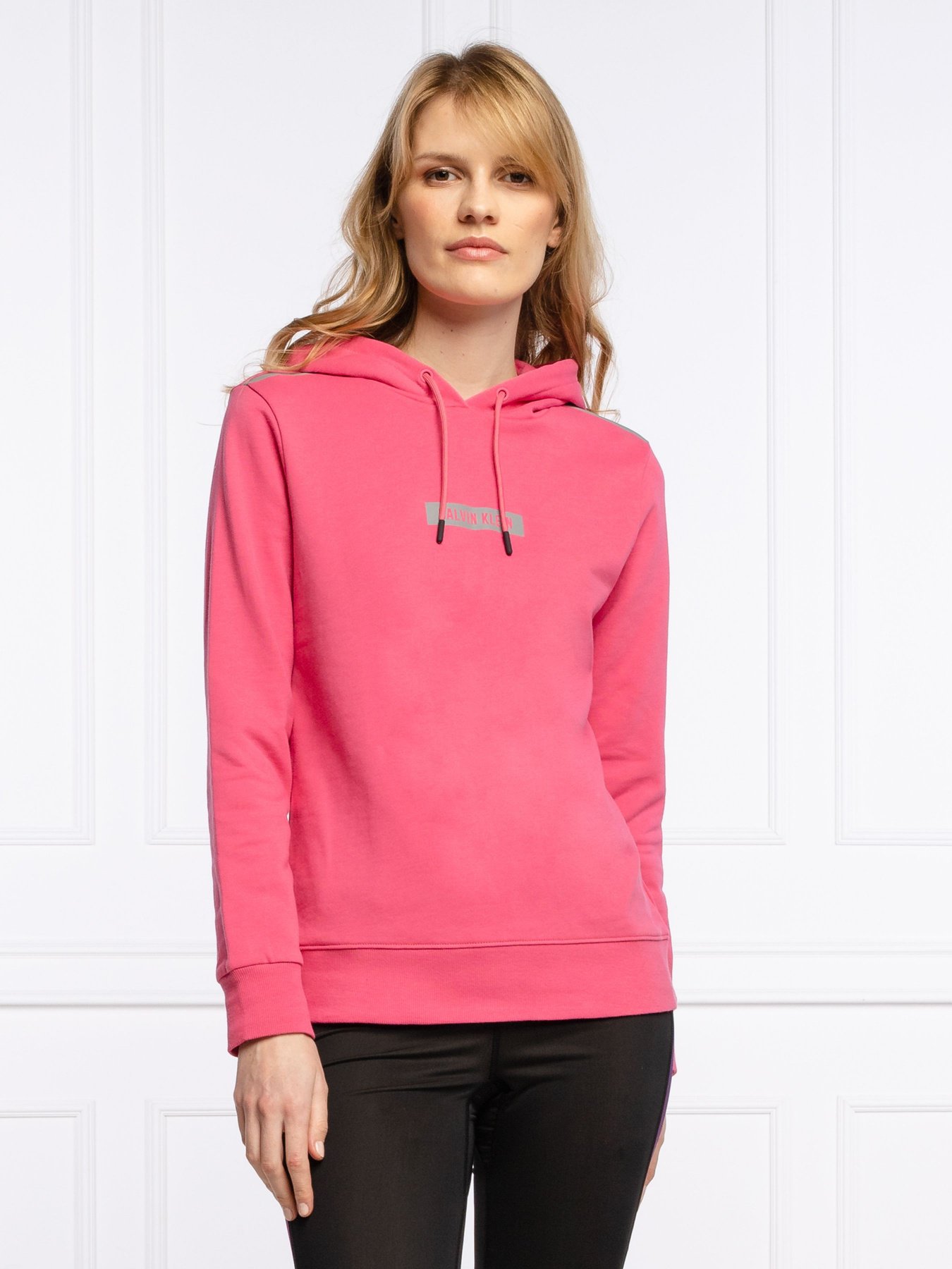 Худі та світшоти Calvin Klein модель 00GWS1W303-624 Худі та світшоти Calvin Klein модель 00GWS1W303-624 Фото