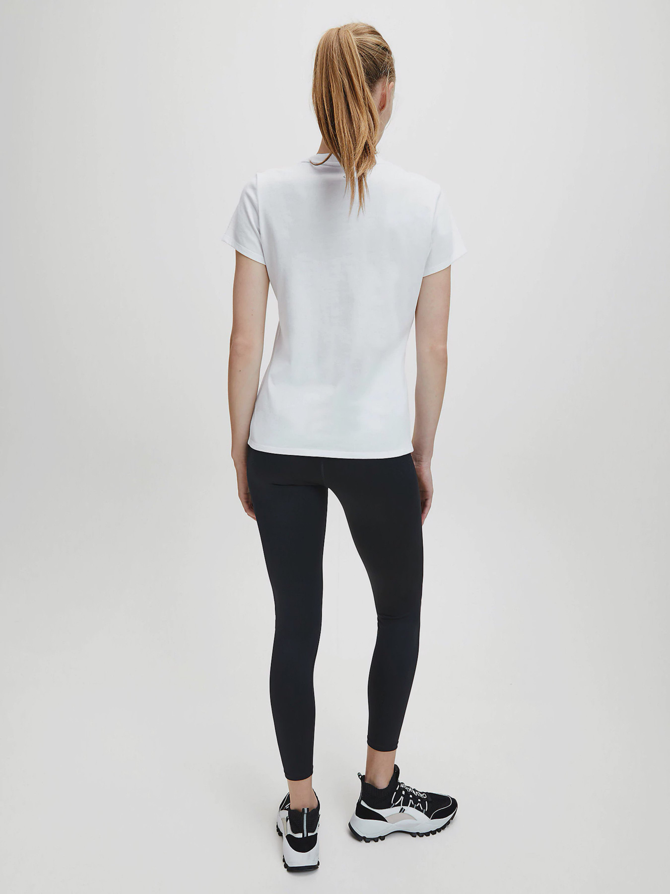 Футболки і поло Calvin Klein модель 00GWF0K141-100 Футболки і поло Calvin Klein модель 00GWF0K141-100 Фото