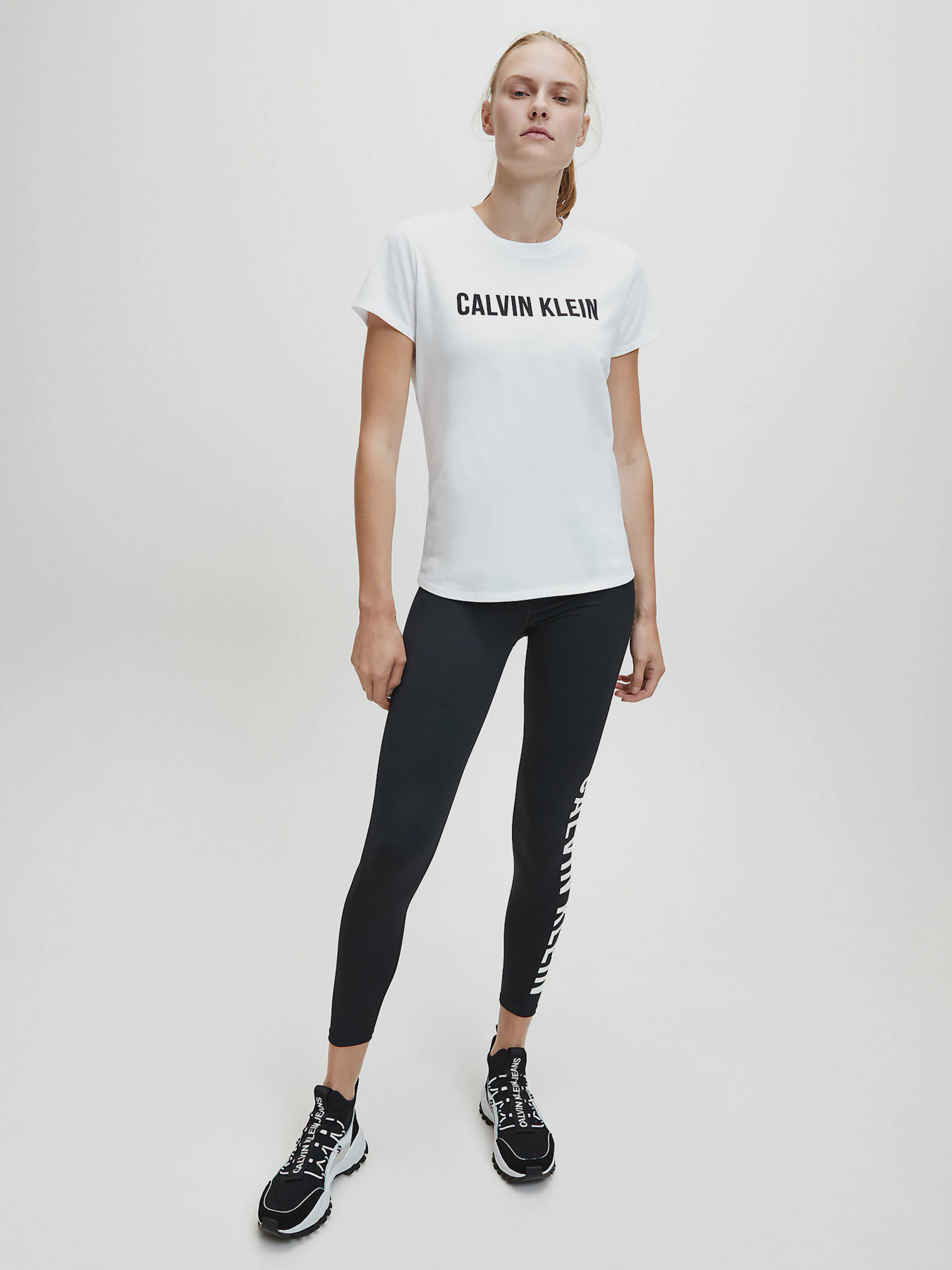 Футболки і поло Calvin Klein модель 00GWF0K141-100 Футболки і поло Calvin Klein модель 00GWF0K141-100 Фото