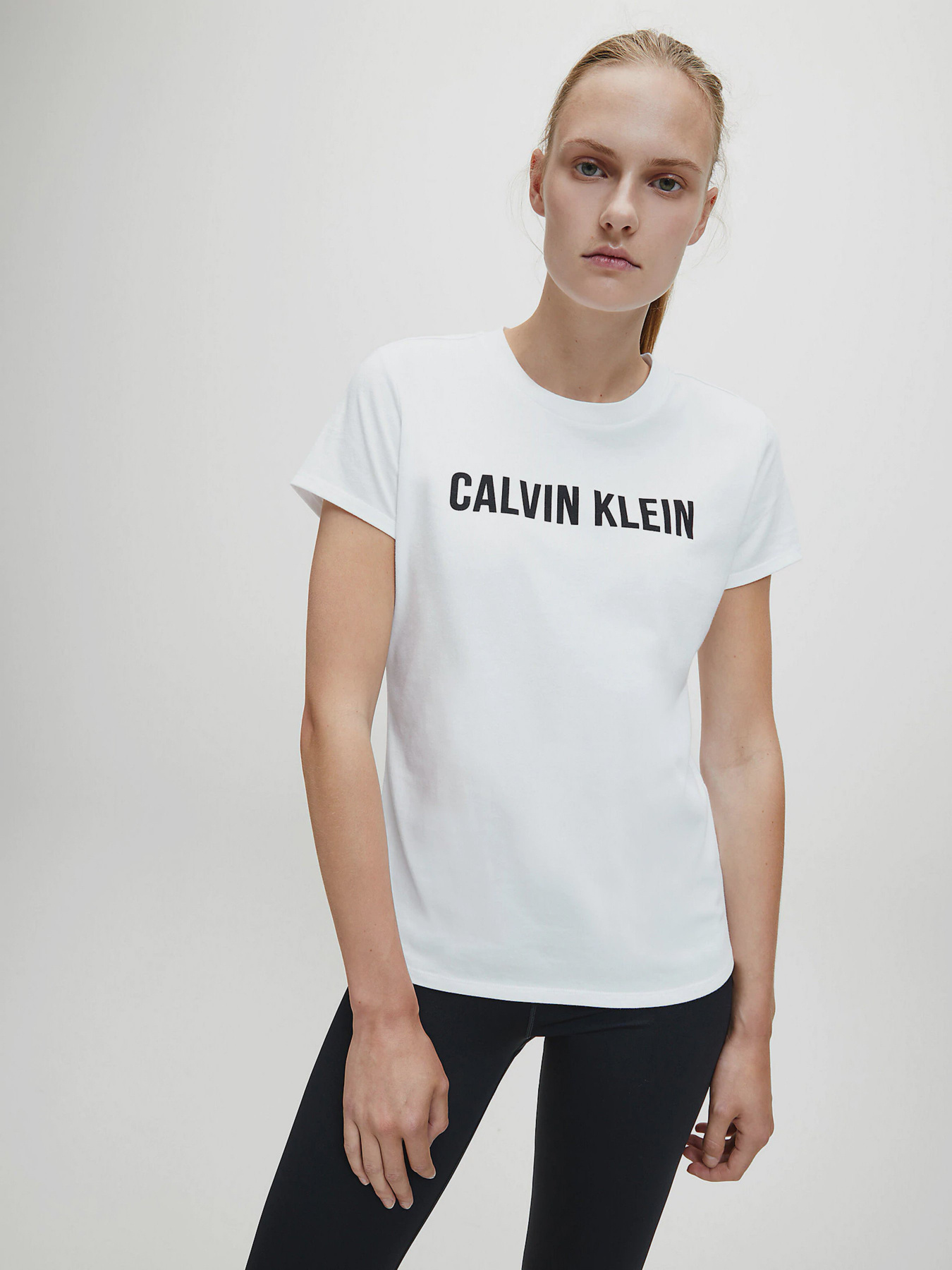 Футболки і поло Calvin Klein модель 00GWF0K141-100 Футболки і поло Calvin Klein модель 00GWF0K141-100 Фото