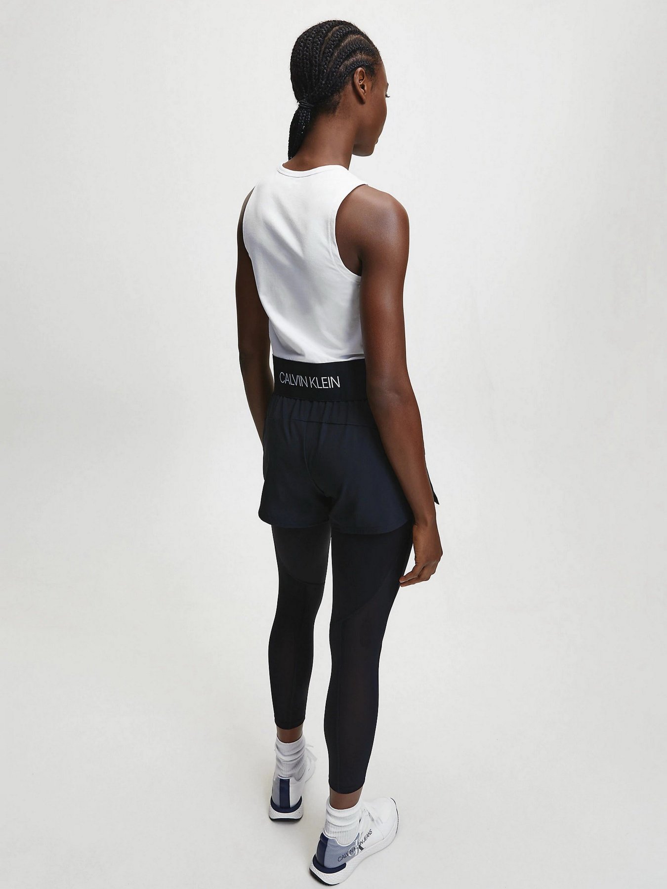 Футболки и поло Calvin Klein модель 00GWT0K198-100 Футболки и поло Calvin Klein модель 00GWT0K198-100 Фото