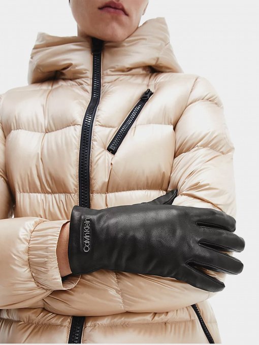 Рукавиці та рукавички Calvin Klein Ck Must Gloves модель K60K608652_BAX Фото