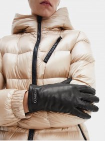 Рукавиці та рукавички Calvin Klein Ck Must Gloves модель K60K608652_BAX Фото