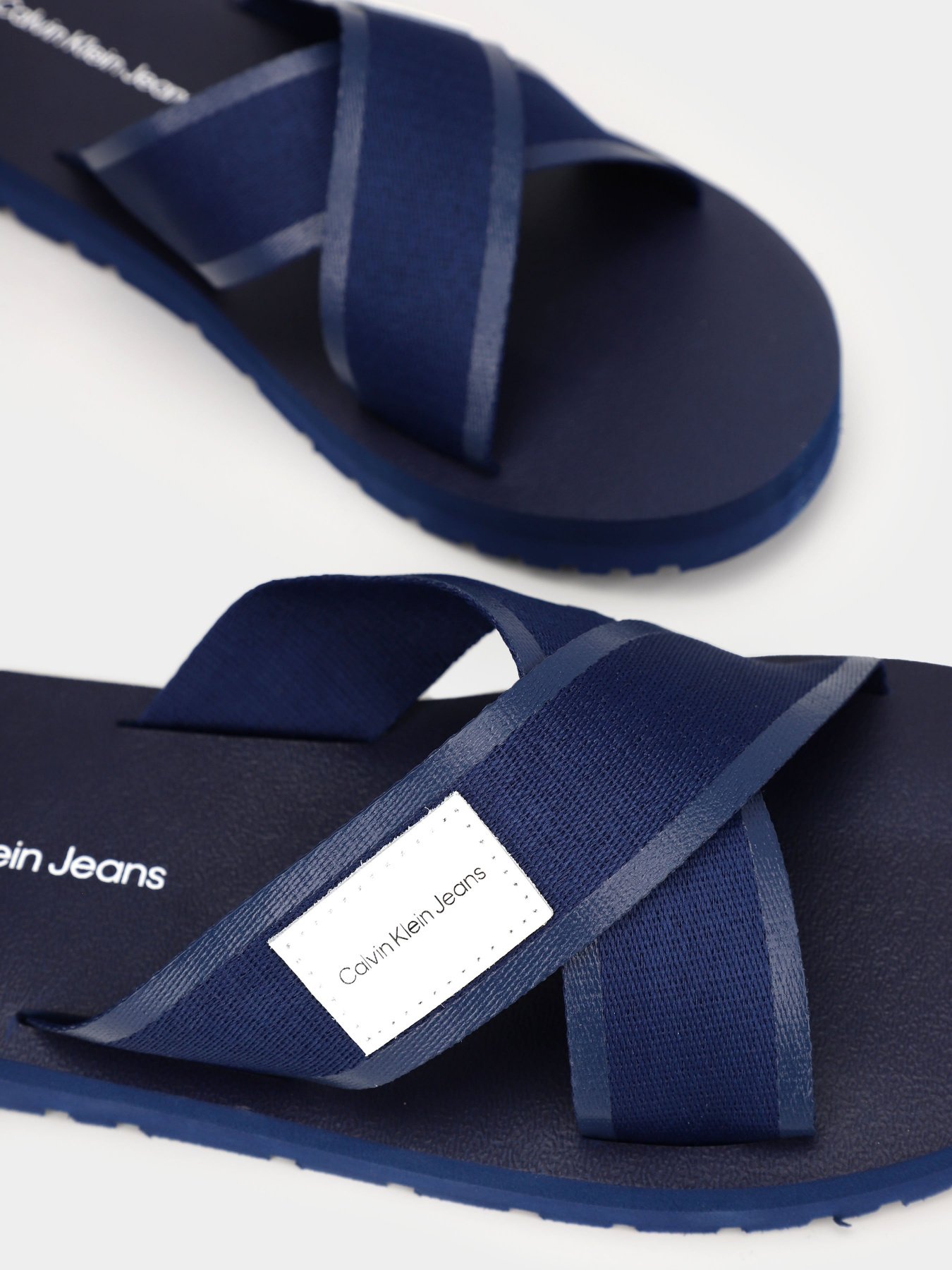 Шльопанці Calvin Klein Crisscros Badge модель YM0YM00641-C7I Фото