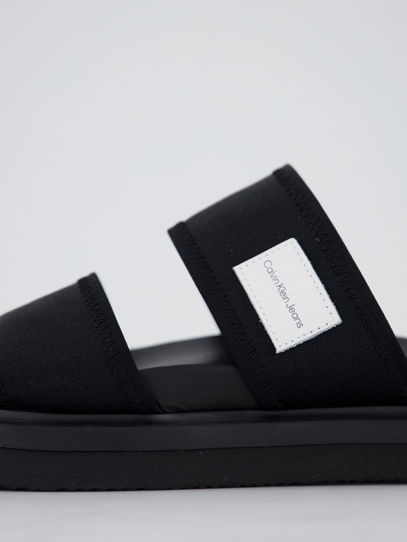 Шлёпанцы Calvin Klein Sandal Doublebar Badge модель YM0YM00642-BDS Фото