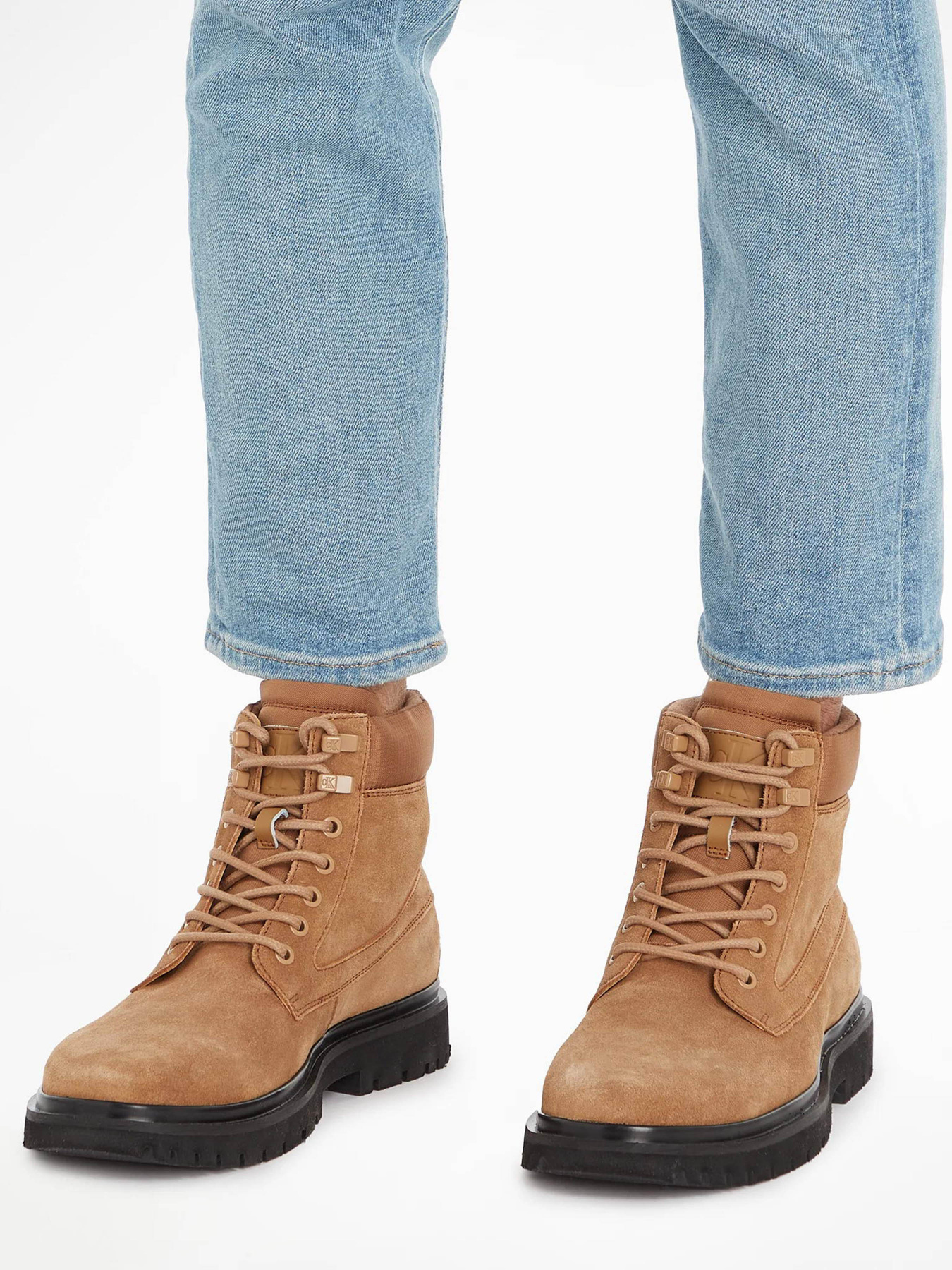 Ботинки и сапоги Calvin Klein Eva Mid Laceup Boot Suede модель YM0YM00802-0HD Ботинки и сапоги Calvin Klein Eva Mid Laceup Boot Suede модель YM0YM00802-0HD Фото