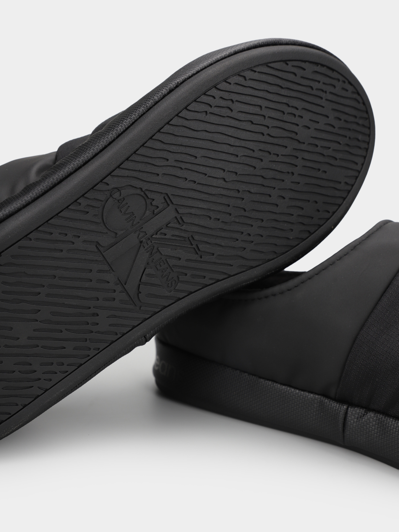 Капці Calvin Klein Home Slipper Mono модель YM0YM00840-0GT Капці Calvin Klein Home Slipper Mono модель YM0YM00840-0GT Фото
