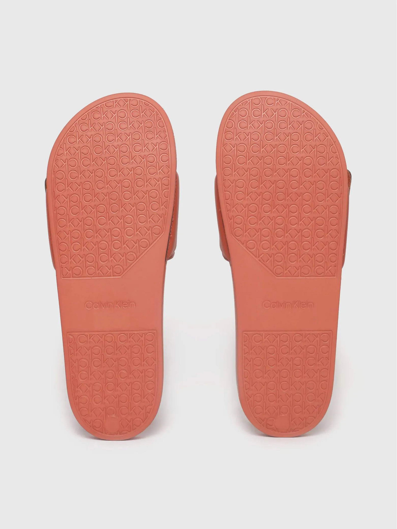 Шльопанці Calvin Klein Pool Slide Adj модель HM0HM01357-GOZ Фото