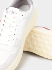 Кроссовки Calvin Klein Chunky Cupsole Lth Nbs Dc модель YM0YM00897-01W Фото
