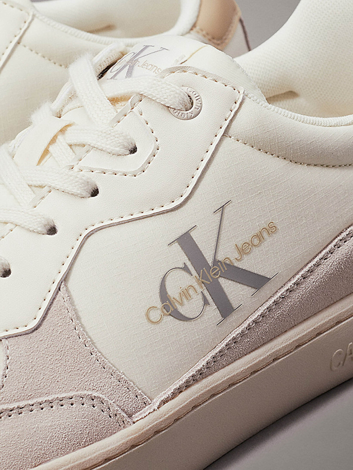 Кеди Calvin Klein Classic Cupsole Low Mix Mtl модель YM0YM01033-0GI Фото