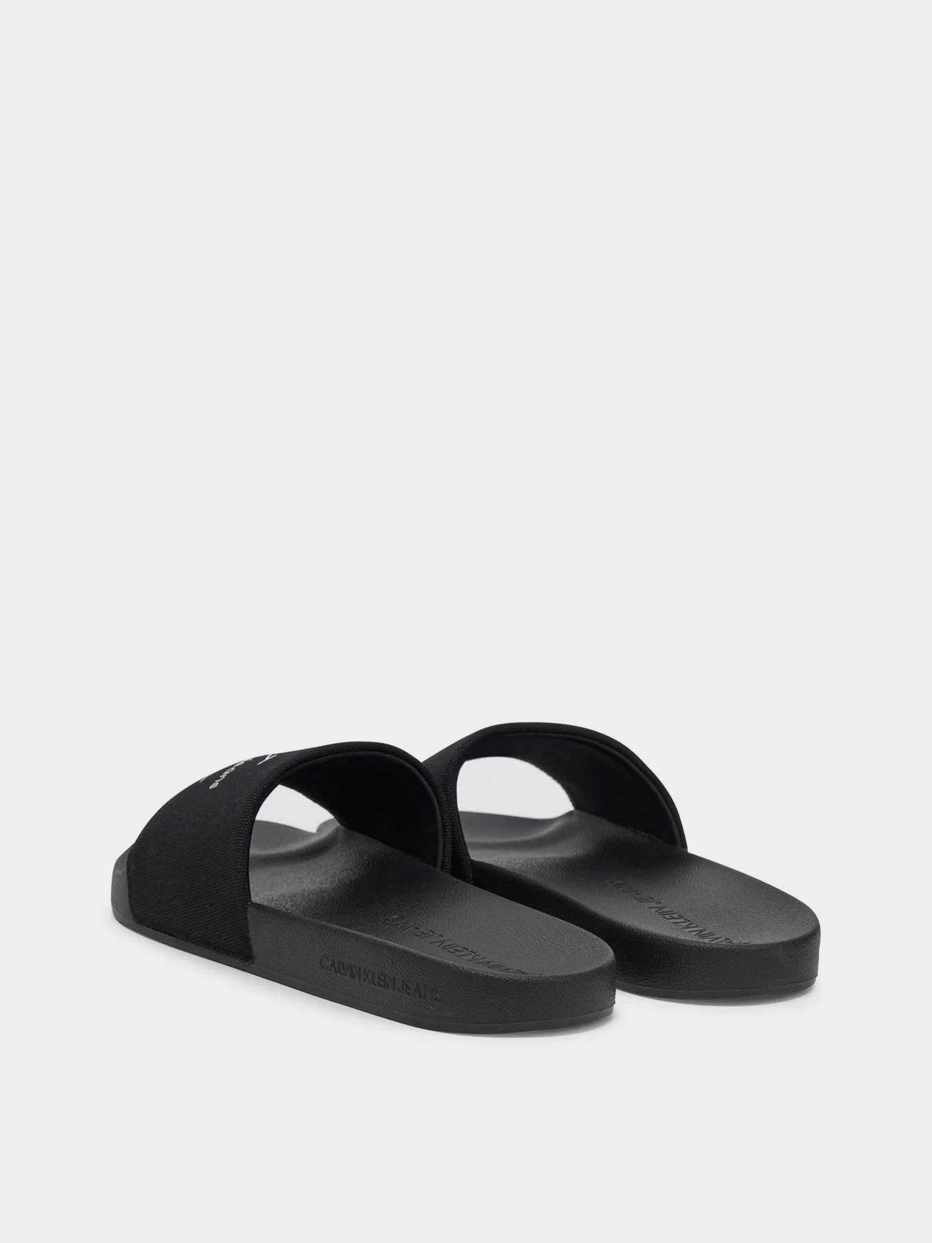 Шльопанці Calvin Klein модель YM0YM01271-0GJ Фото