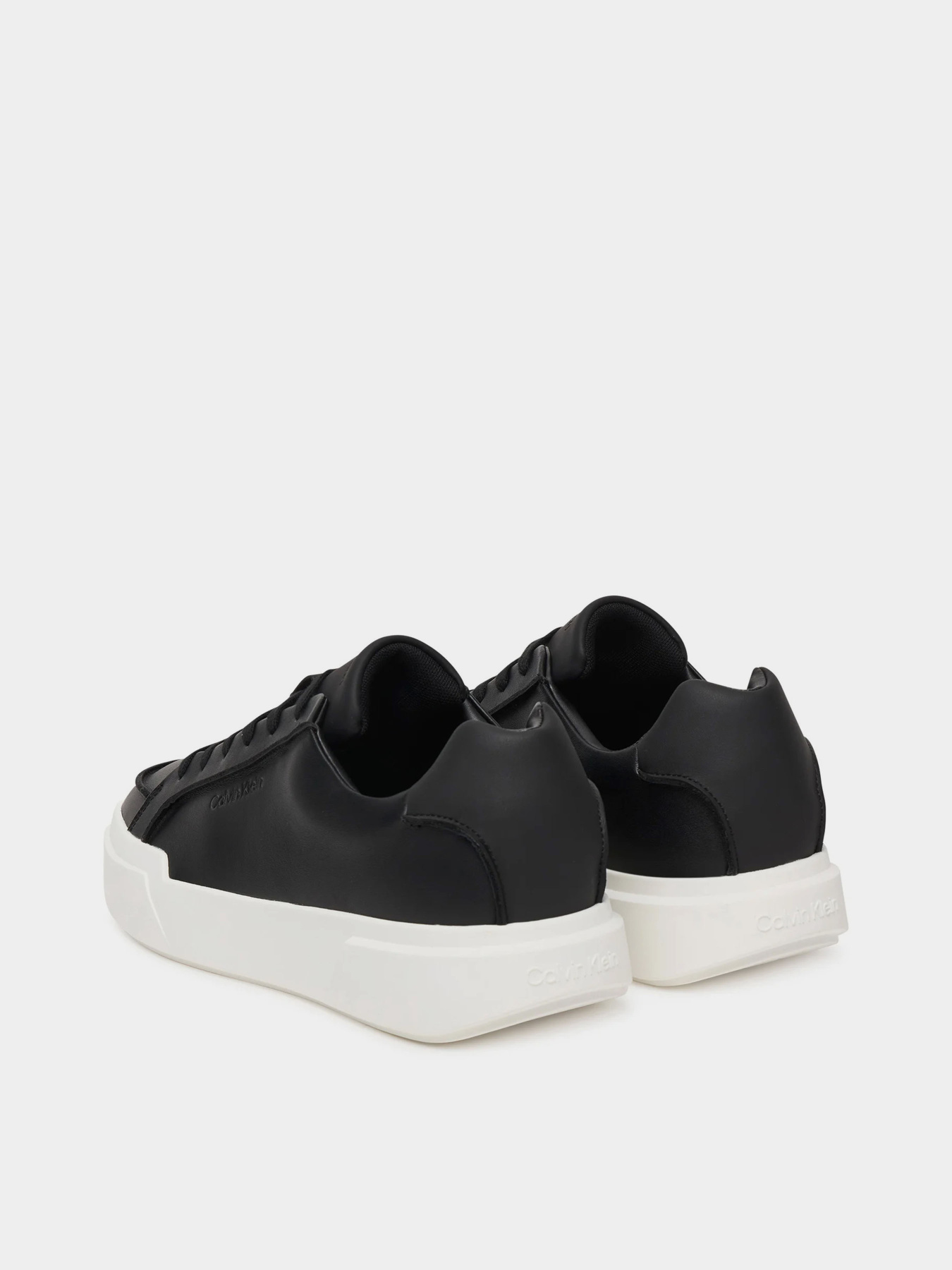 Кеди Calvin Klein CHUNKY CUPSOLE LACE UP LTH PIN модель YM0YM01454-0GM Фото