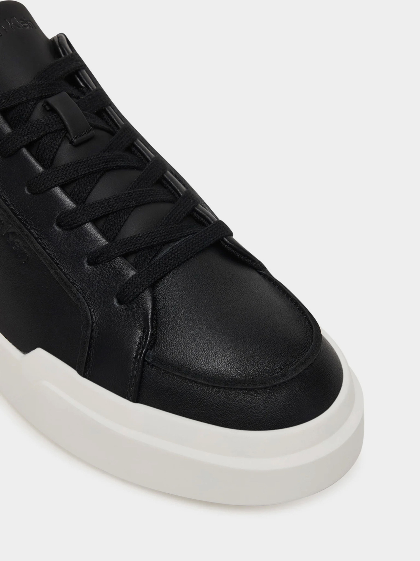 Кеди Calvin Klein CHUNKY CUPSOLE LACE UP LTH PIN модель YM0YM01454-0GM Фото