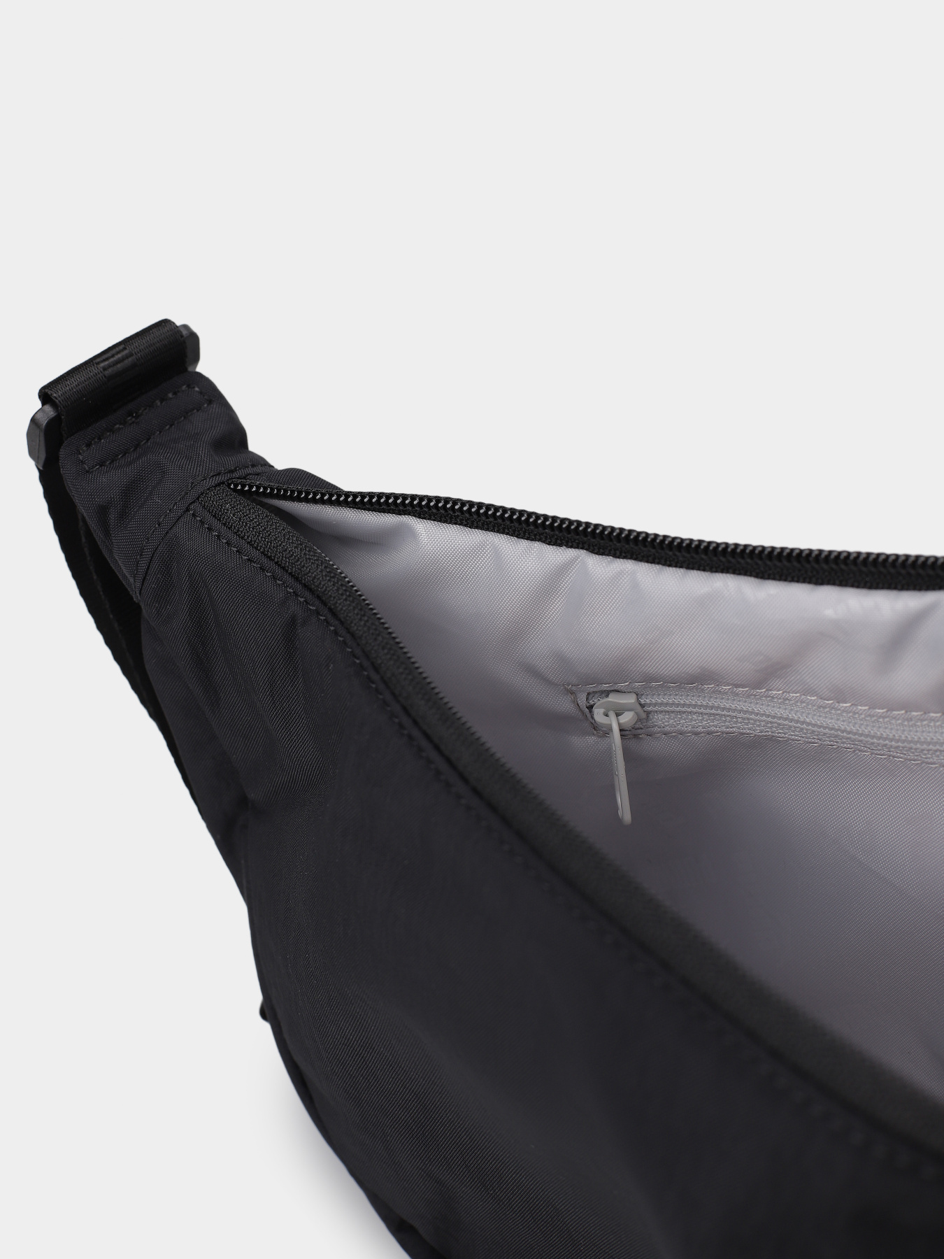 Сумки PUMA HER 3L HALF MOON модель 09127901 Сумки PUMA HER 3L HALF MOON модель 09127901 Фото