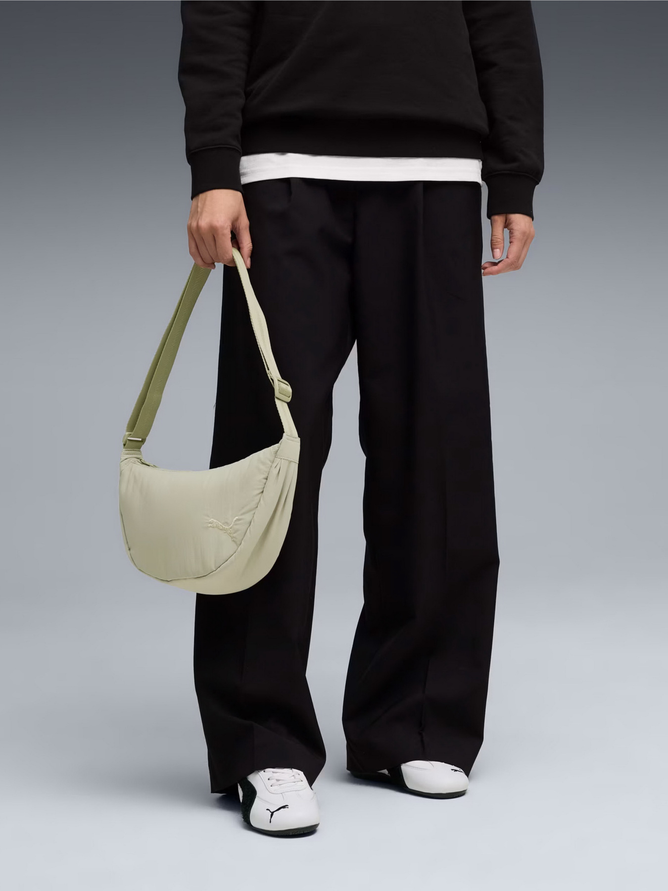 Сумки PUMA HER HALF MOON модель 09171602 Сумки PUMA HER HALF MOON модель 09171602 Фото
