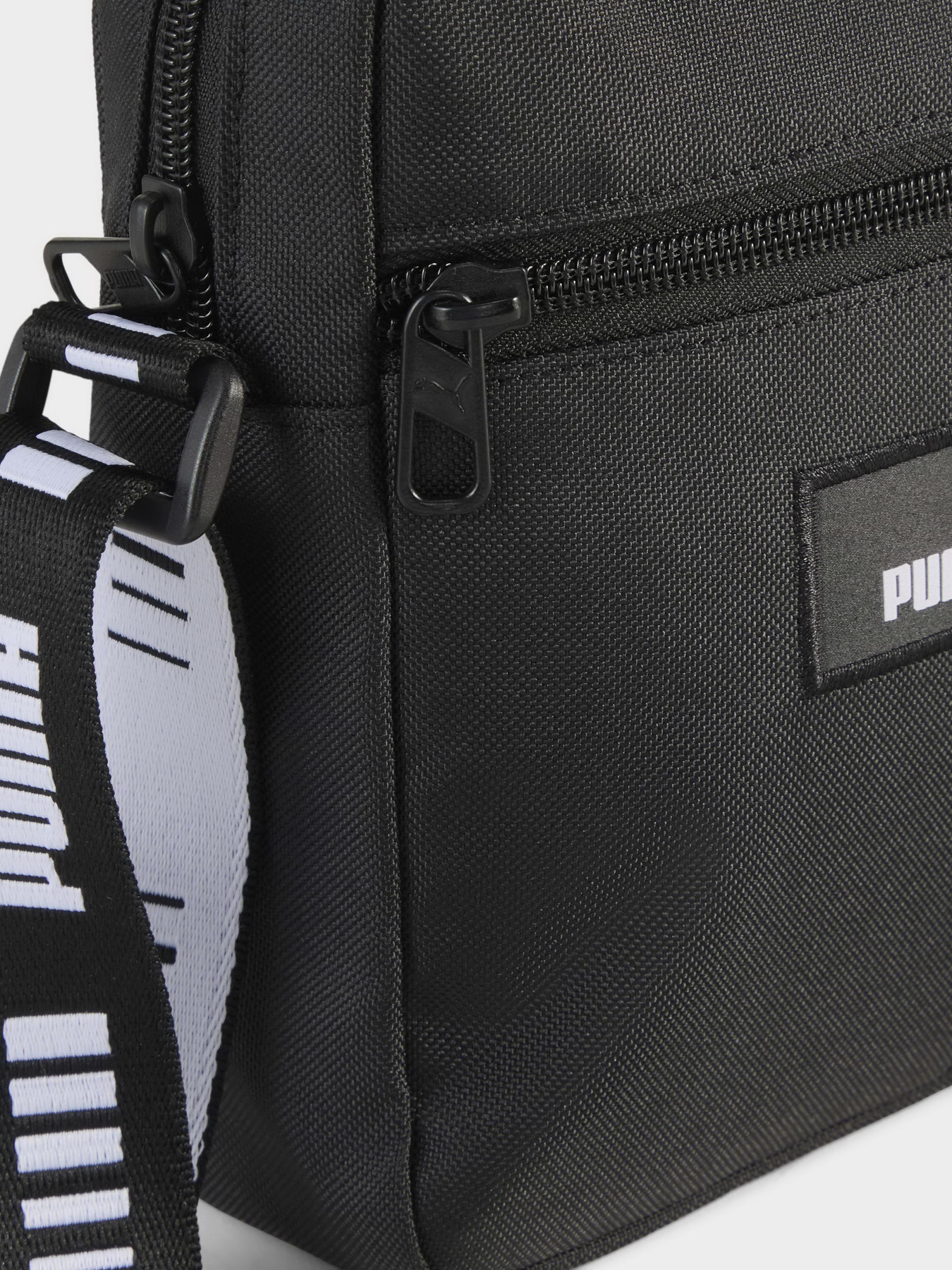 Сумки PUMA PUMA PHASE TAPE PORTABLE модель 09220101 Сумки PUMA PUMA PHASE TAPE PORTABLE модель 09220101 Фото