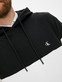 Светри та кардигани Calvin Klein Jeans Colorblock Shadow Logo модель J30J319364_BEH Фото
