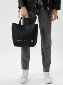 Сумки Calvin Klein Jeans модель K60K608936_BDS Фото