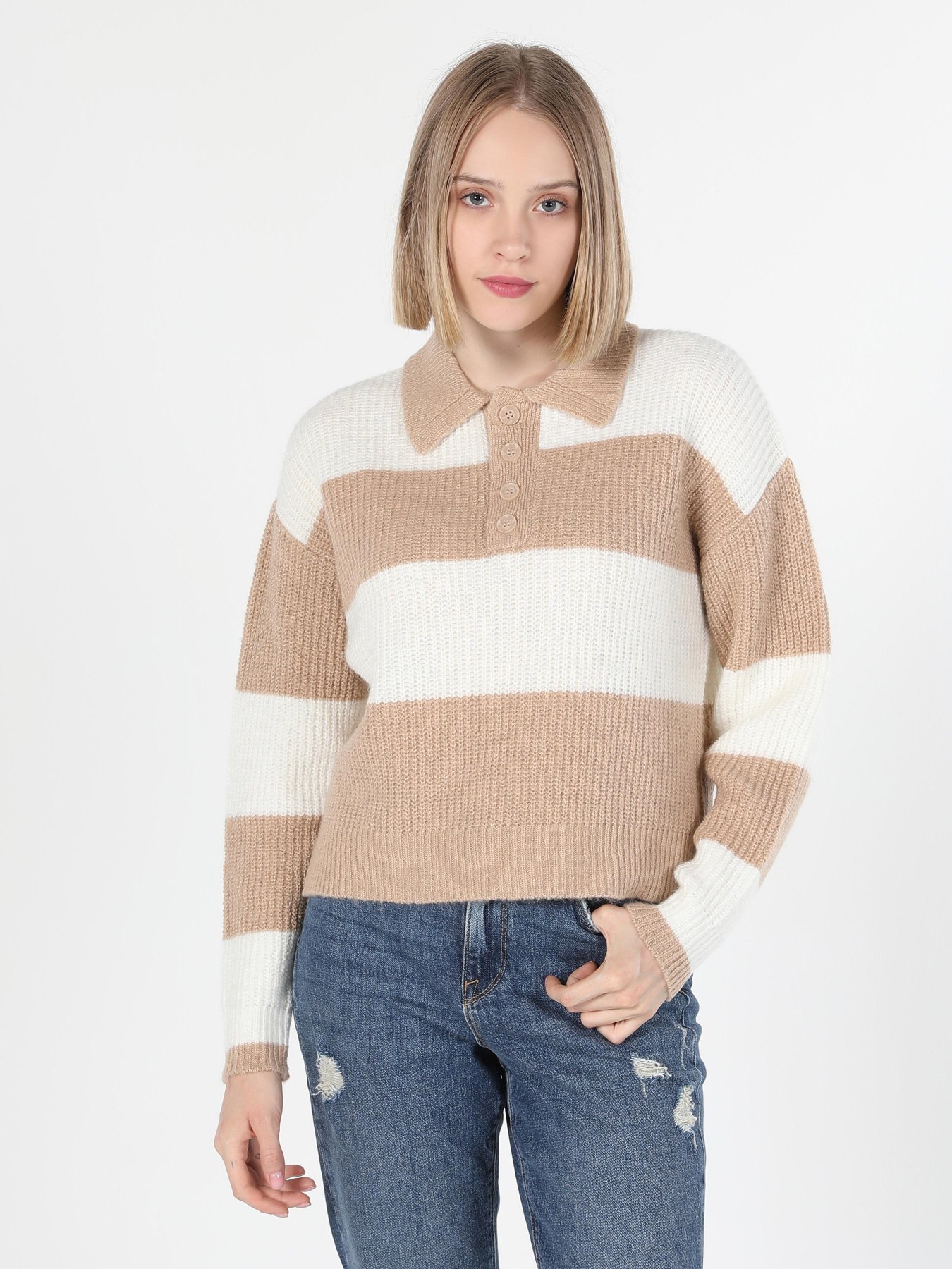 Свитры и кардиганы Colin’s модель CL1060693ECR Свитры и кардиганы Colin’s модель CL1060693ECR Фото