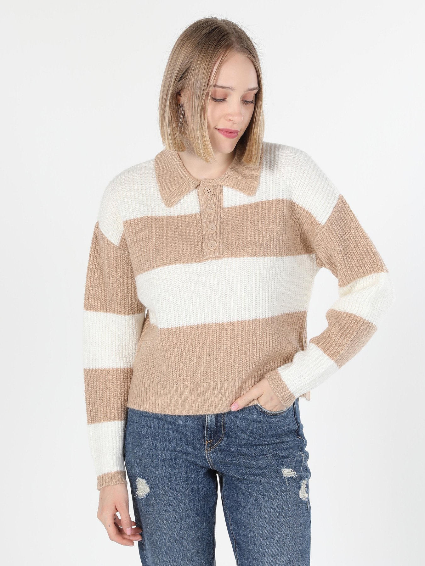 Свитры и кардиганы Colin’s модель CL1060693ECR Свитры и кардиганы Colin’s модель CL1060693ECR Фото