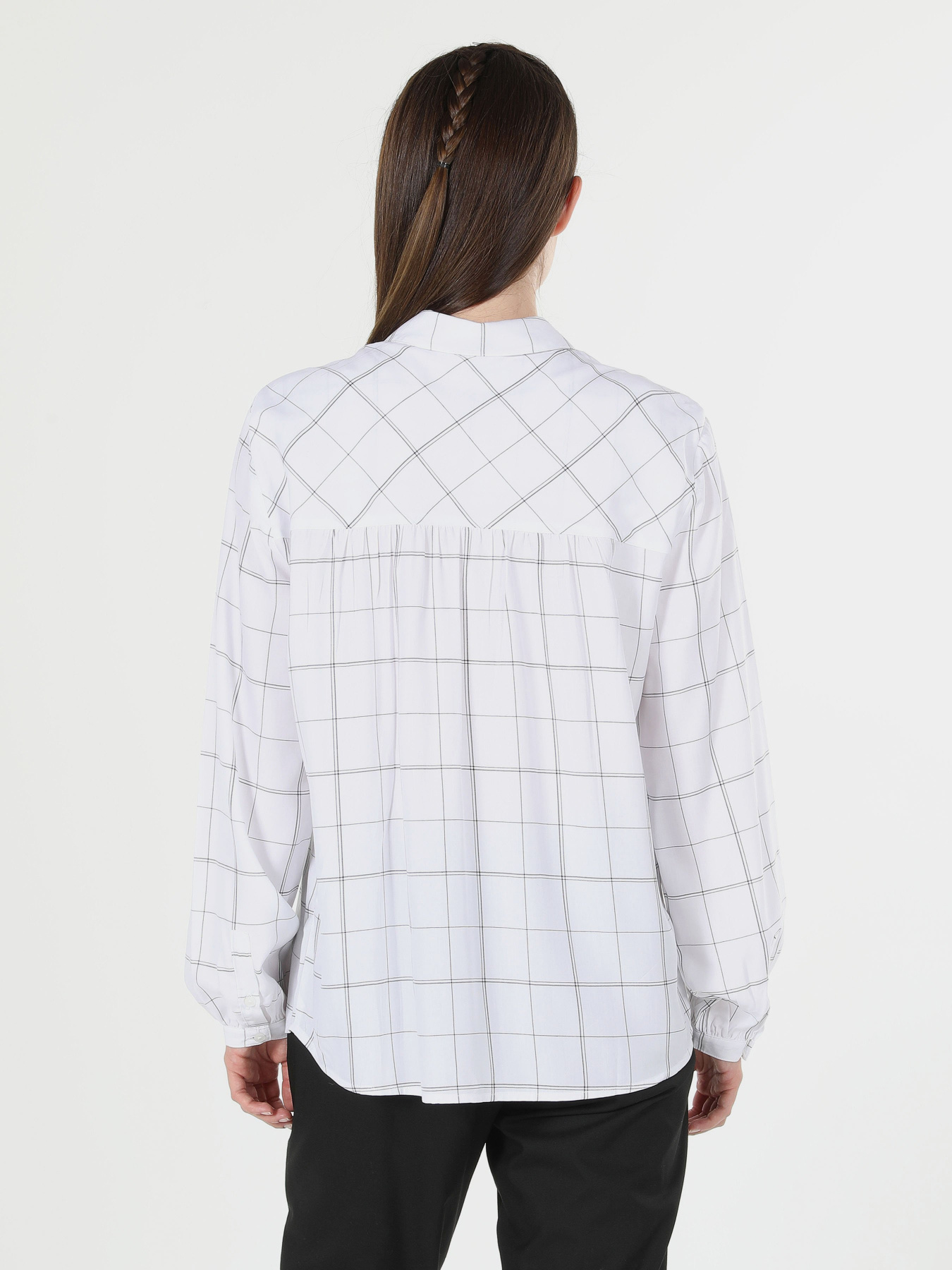 Сорочки Colin’s модель CL1060019WHT Сорочки Colin’s модель CL1060019WHT Фото