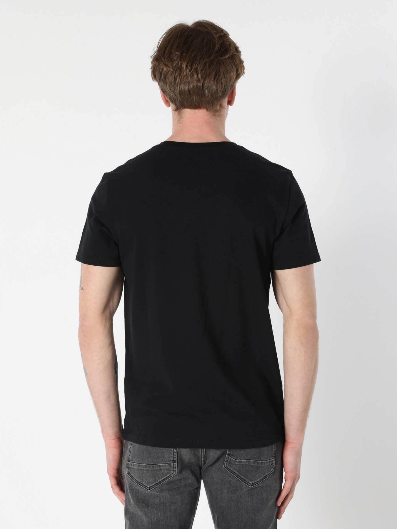 Футболки и поло Colin’s модель CL1064115BLK Футболки и поло Colin’s модель CL1064115BLK Фото