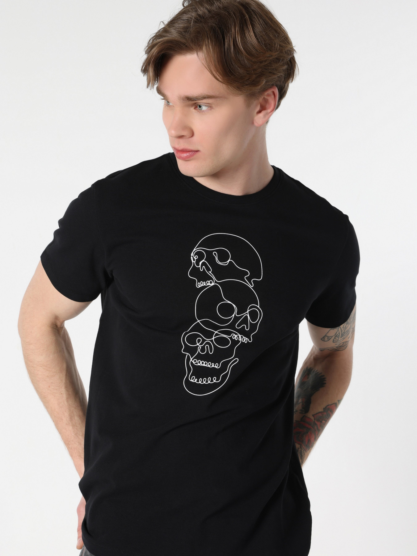 Футболки и поло Colin’s модель CL1064115BLK Футболки и поло Colin’s модель CL1064115BLK Фото