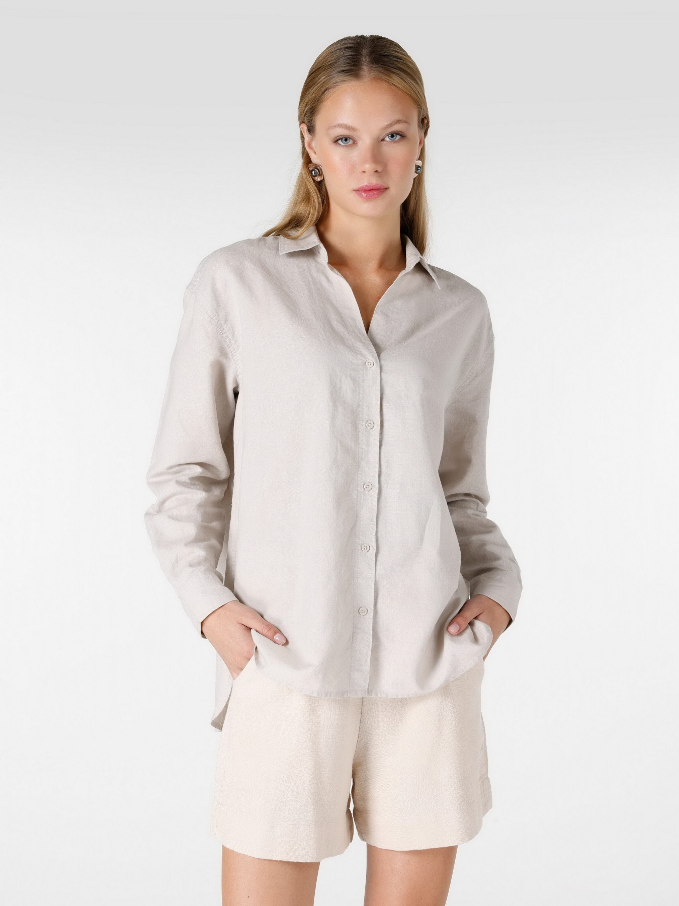 Рубашки Colin’s модель CL1063415BEI Рубашки Colin’s модель CL1063415BEI Фото