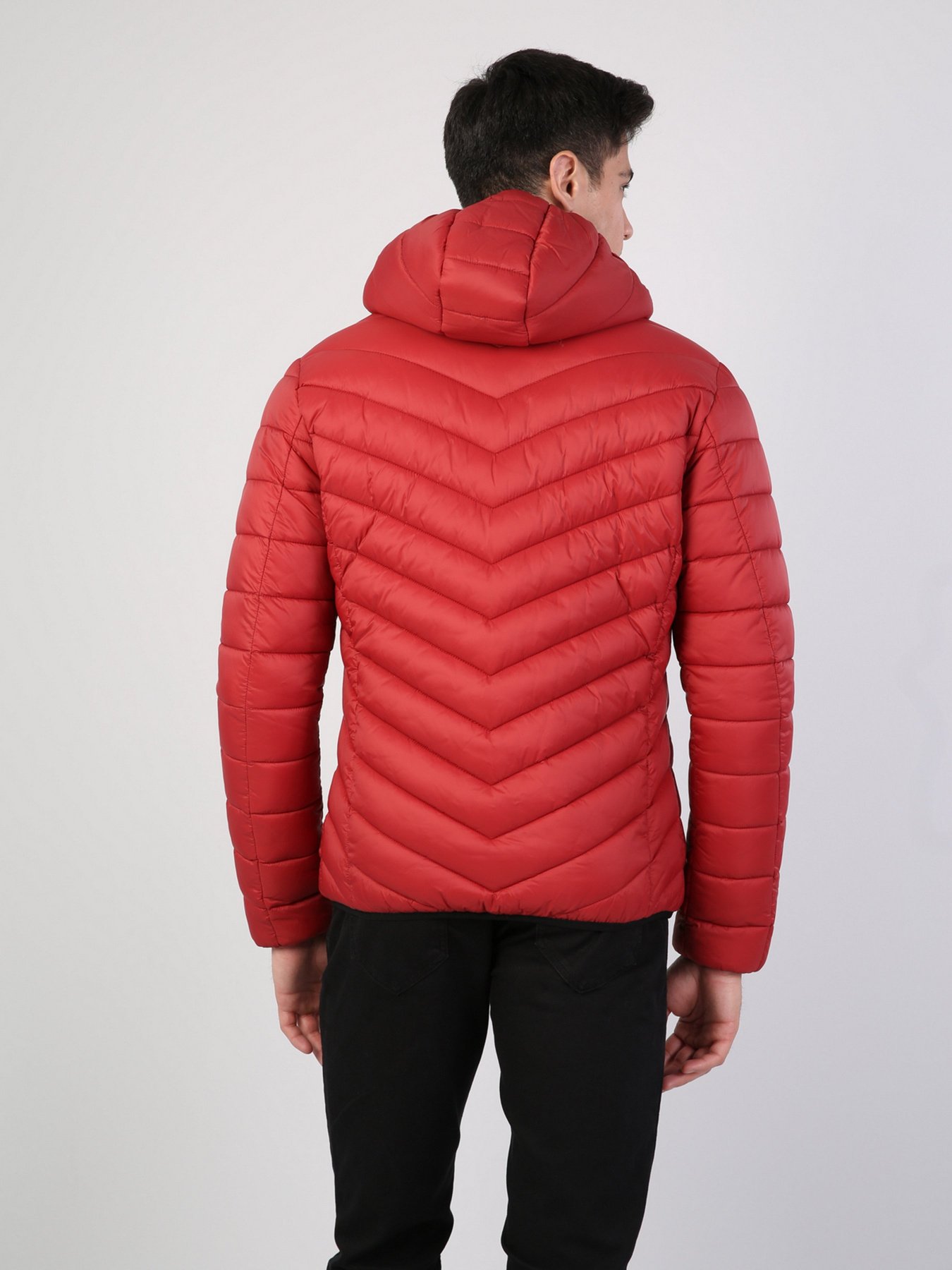 Куртки та дублянки Colin’s модель CL1021308RED Куртки та дублянки Colin’s модель CL1021308RED Фото