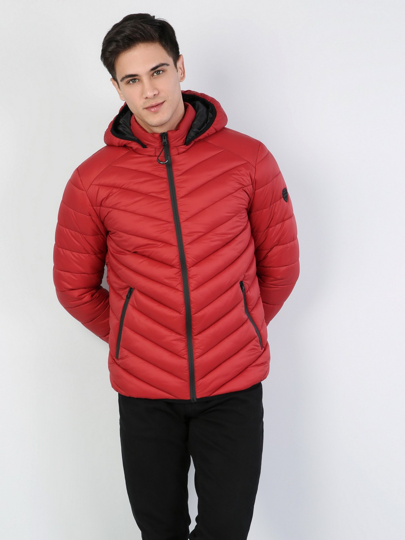 Куртки та дублянки Colin’s модель CL1021308RED Куртки та дублянки Colin’s модель CL1021308RED Фото