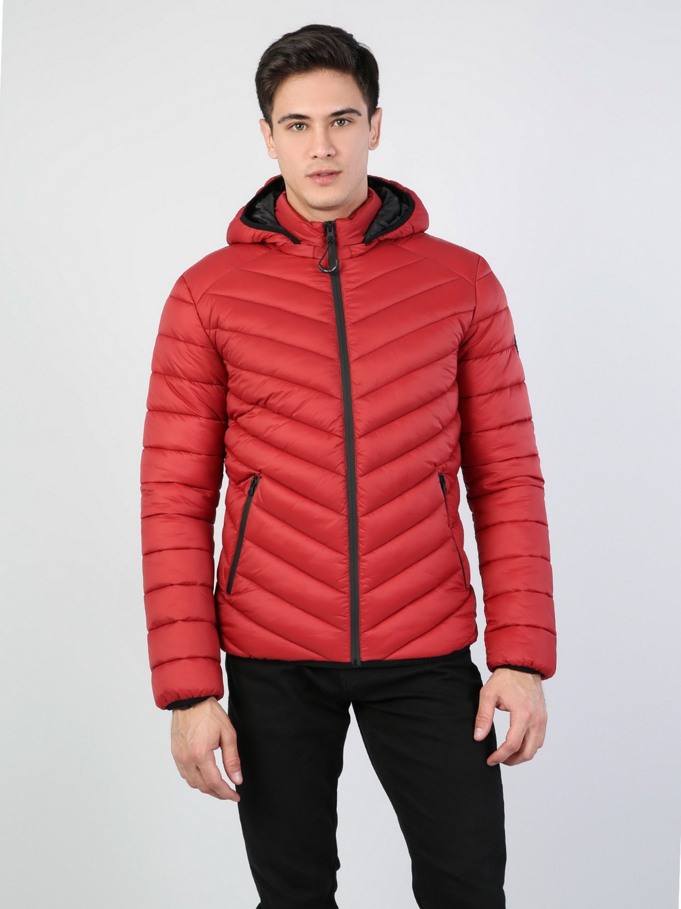 Куртки та дублянки Colin’s модель CL1021308RED Куртки та дублянки Colin’s модель CL1021308RED Фото