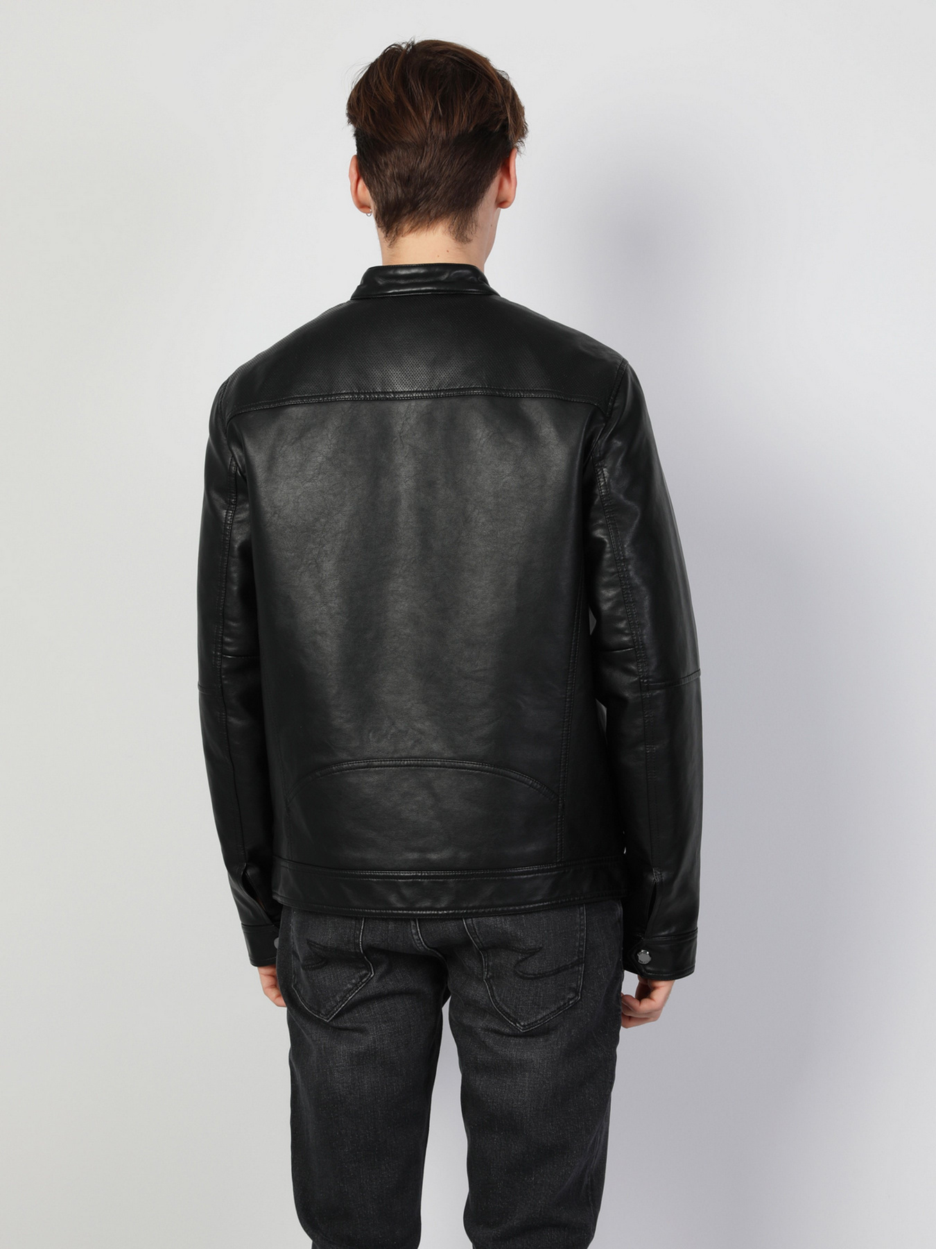 Куртки та дублянки Colin’s модель CL1046890BLK Куртки та дублянки Colin’s модель CL1046890BLK Фото