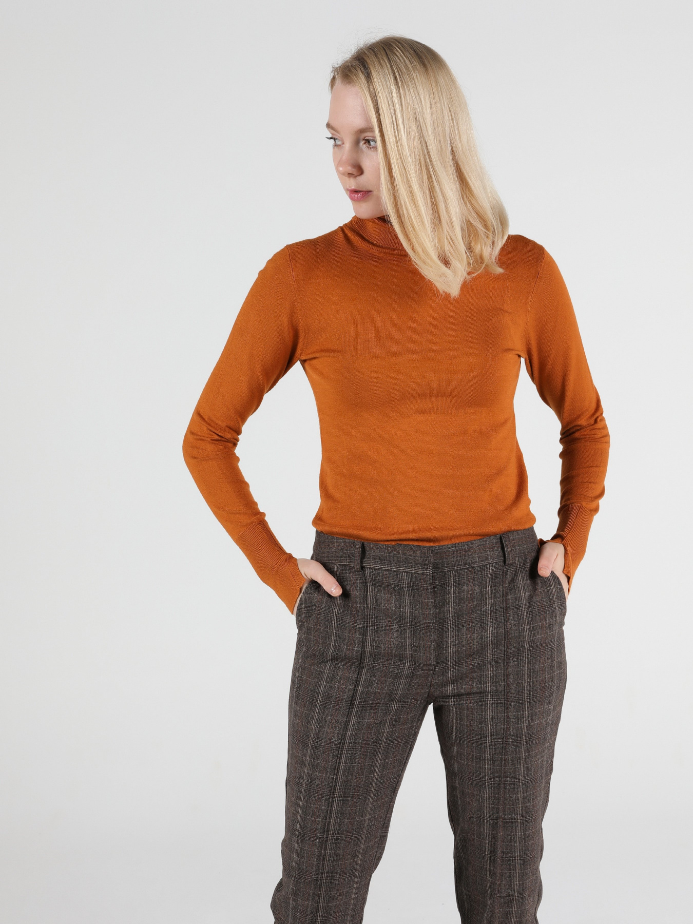 Свитры и кардиганы Colin’s модель CL1051087COR Свитры и кардиганы Colin’s модель CL1051087COR Фото