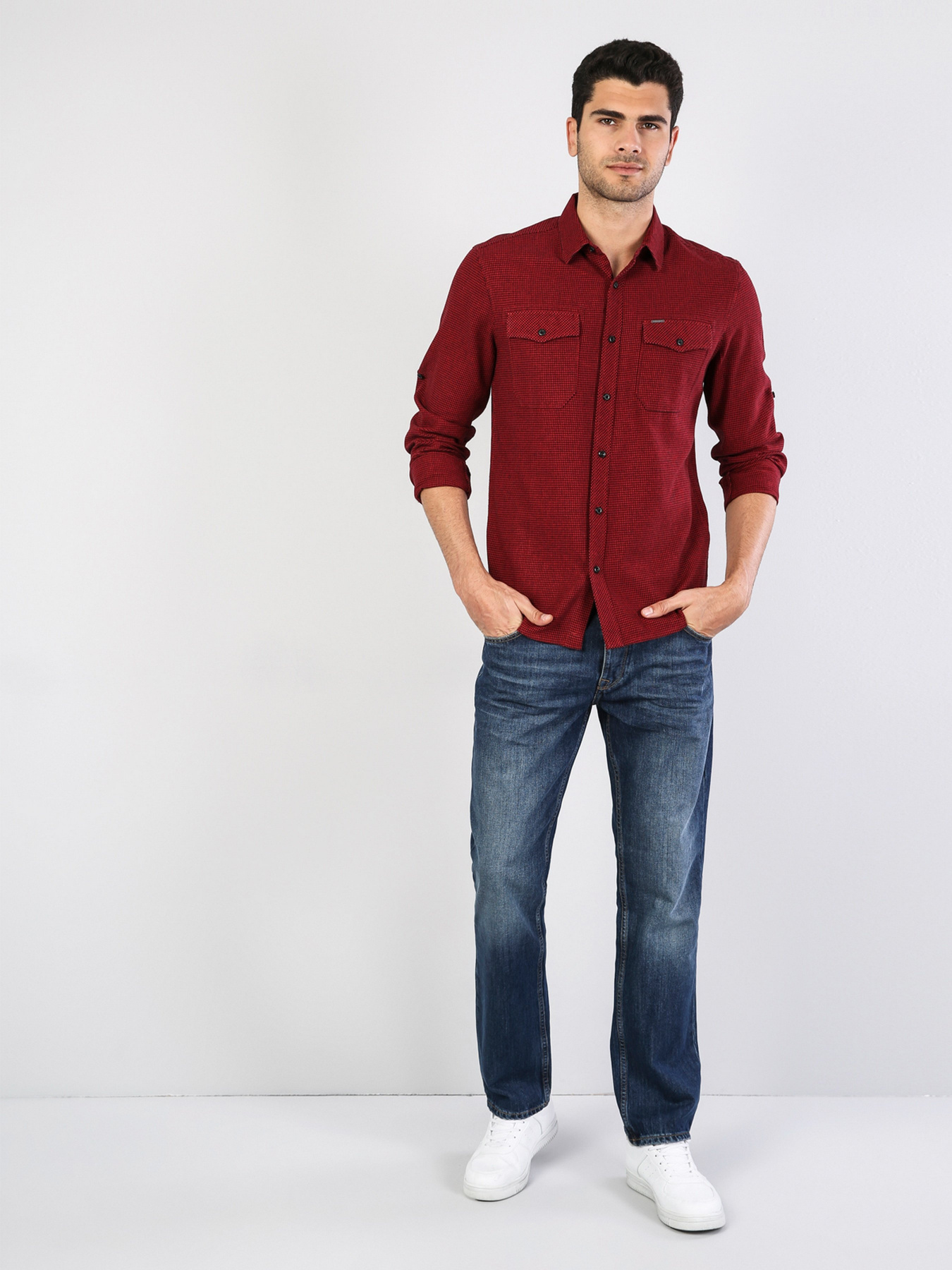 Сорочки Colin’s модель CL1034901RED Сорочки Colin’s модель CL1034901RED Фото