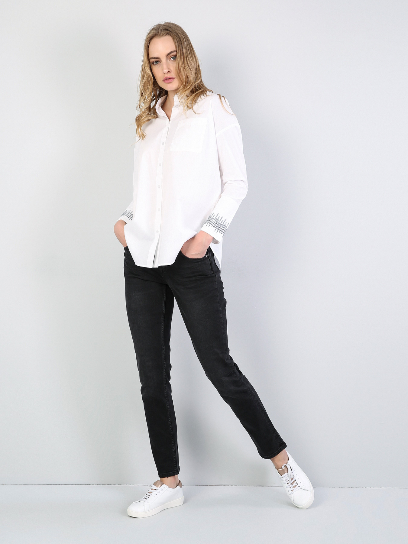 Сорочки Colin’s модель CL1035497WHT Сорочки Colin’s модель CL1035497WHT Фото