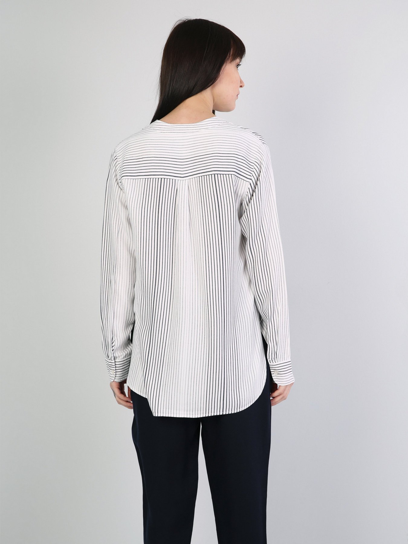 Сорочки Colin’s модель CL1045534WHT Сорочки Colin’s модель CL1045534WHT Фото