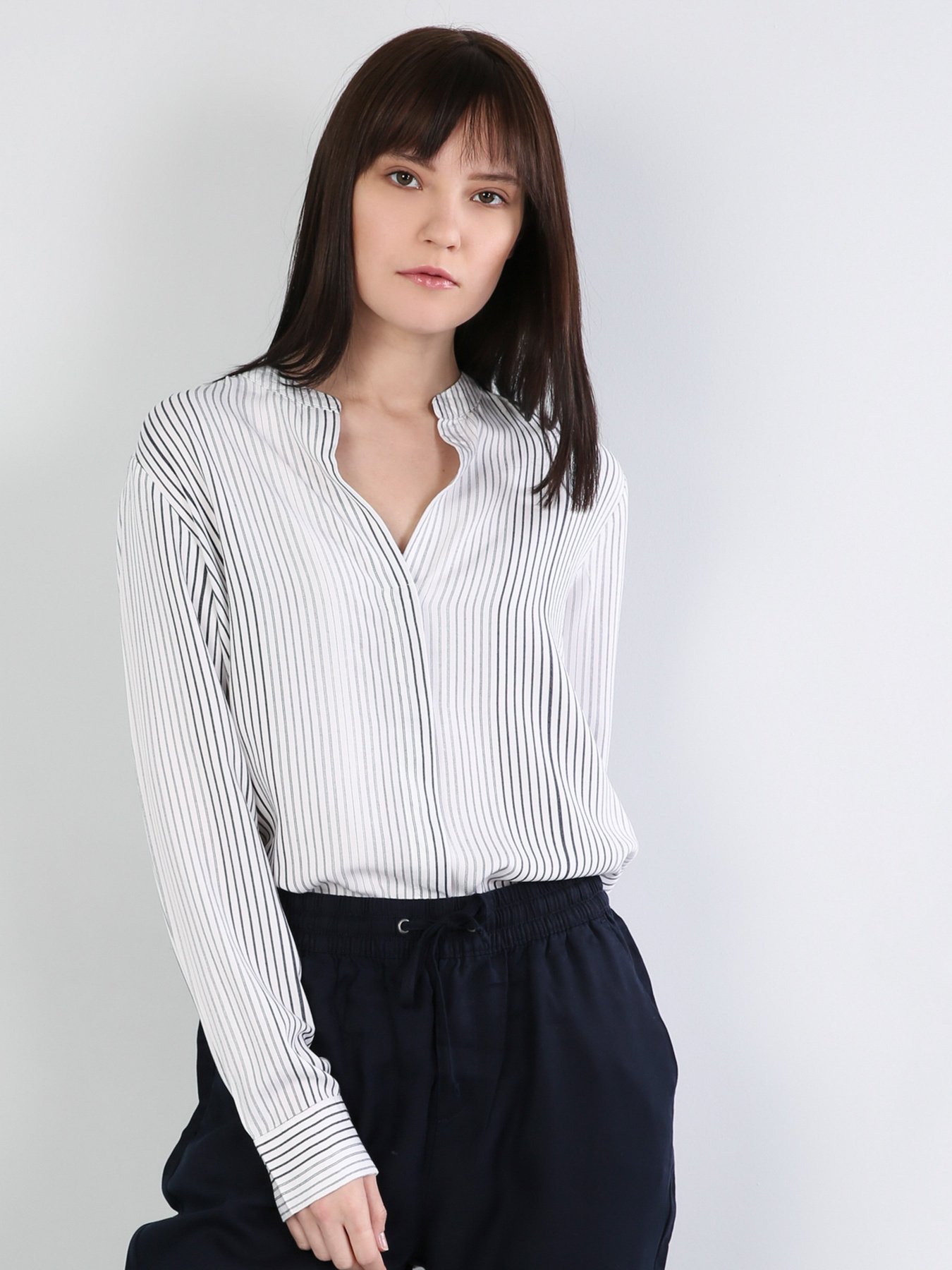 Сорочки Colin’s модель CL1045534WHT Сорочки Colin’s модель CL1045534WHT Фото