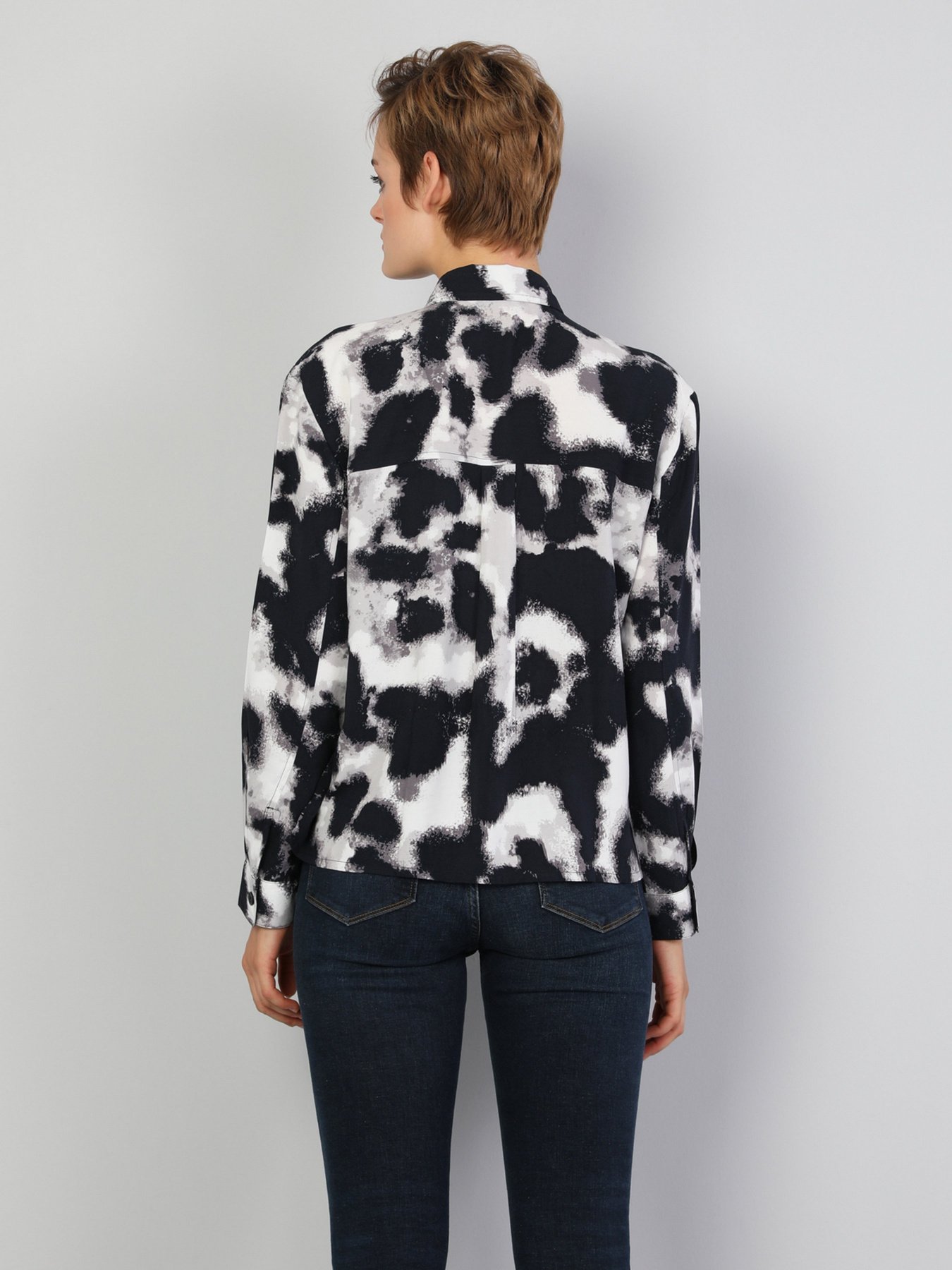 Сорочки Colin’s модель CL1047130BLK Сорочки Colin’s модель CL1047130BLK Фото