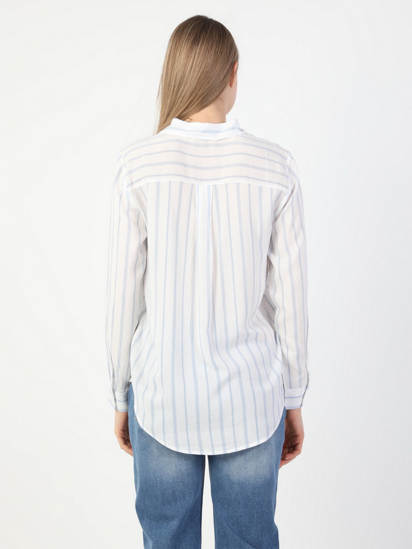Сорочки Colin’s модель CL1048996WHT Сорочки Colin’s модель CL1048996WHT Фото