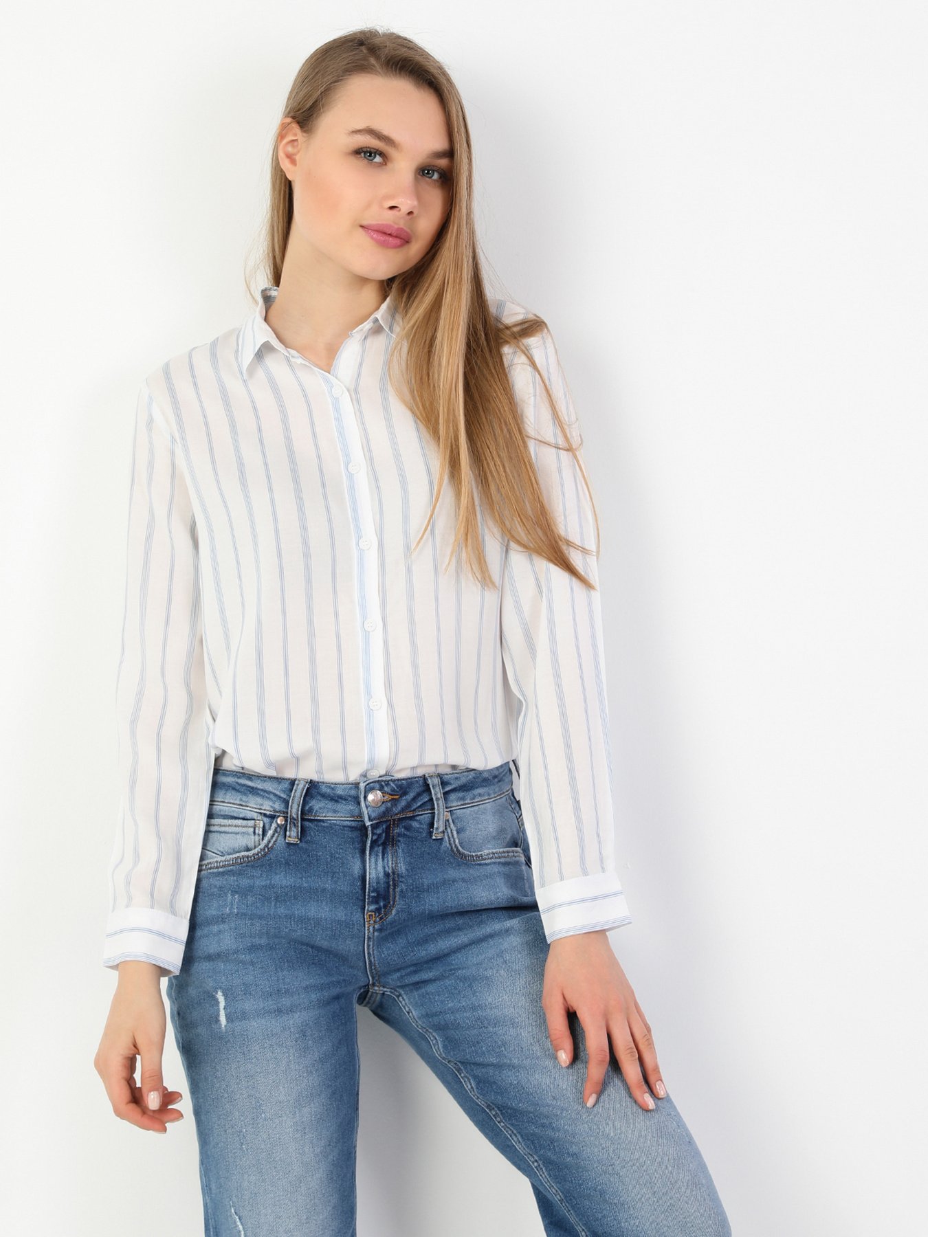Сорочки Colin’s модель CL1048996WHT Сорочки Colin’s модель CL1048996WHT Фото