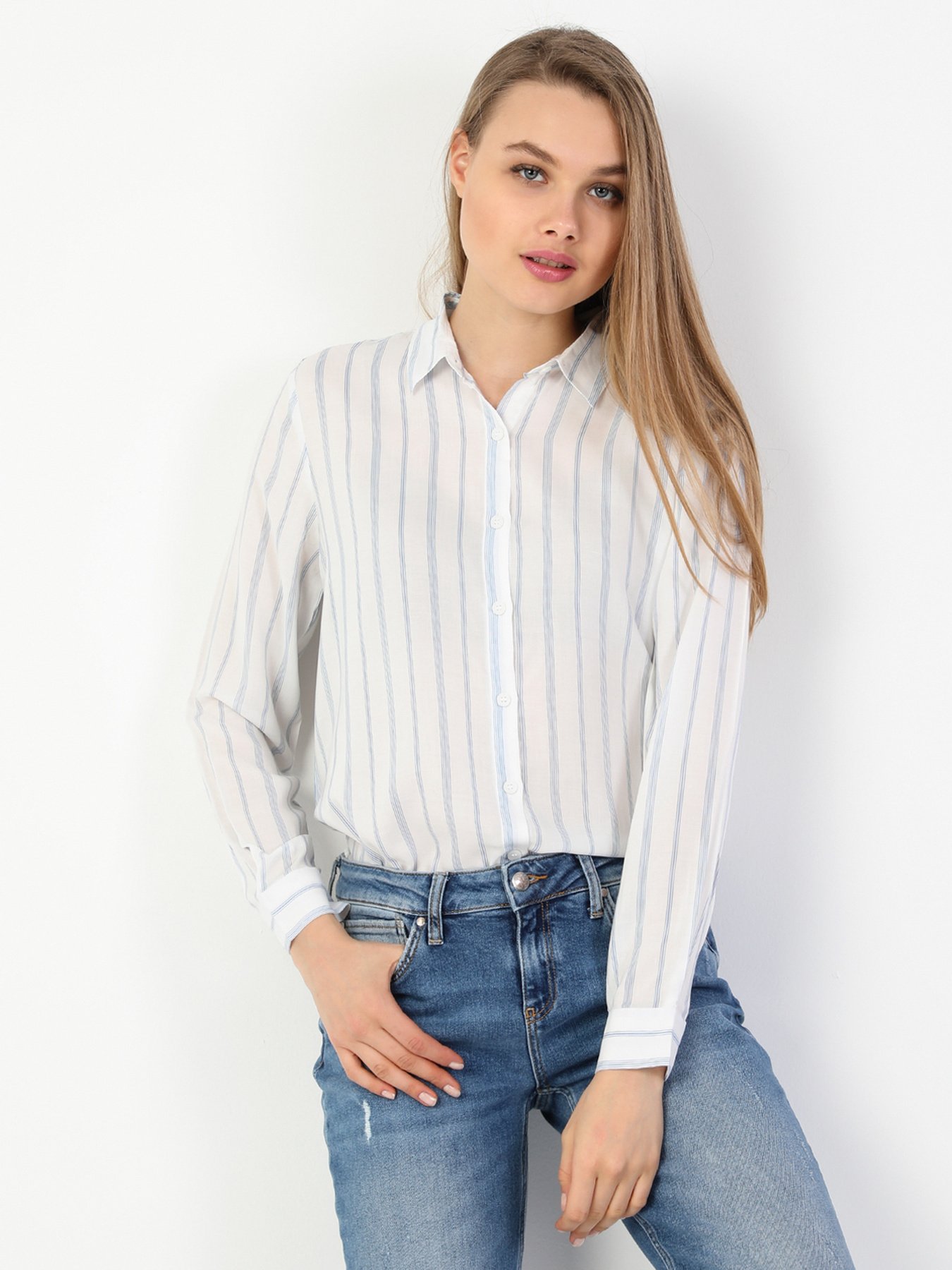 Сорочки Colin’s модель CL1048996WHT Сорочки Colin’s модель CL1048996WHT Фото