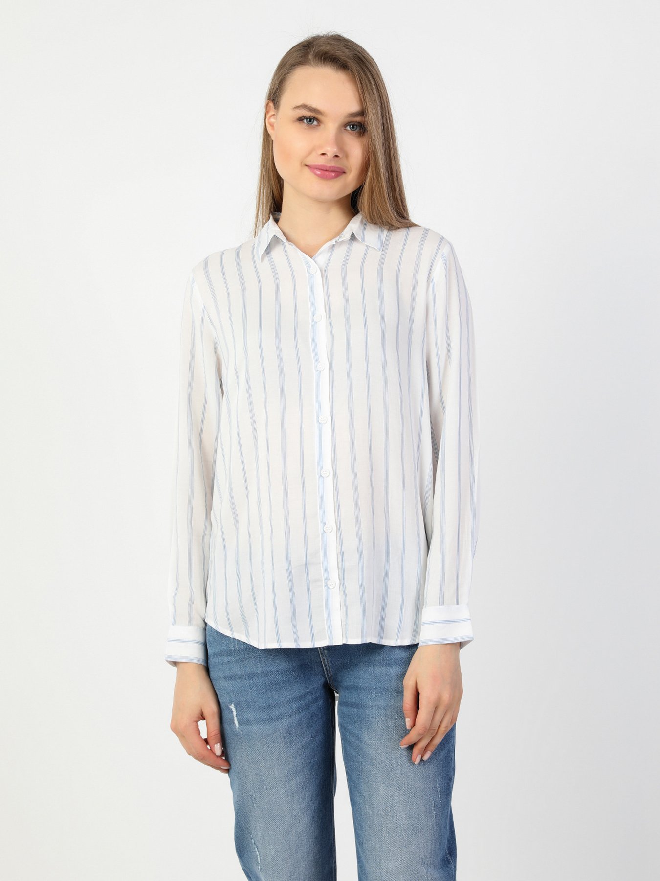 Сорочки Colin’s модель CL1048996WHT Сорочки Colin’s модель CL1048996WHT Фото